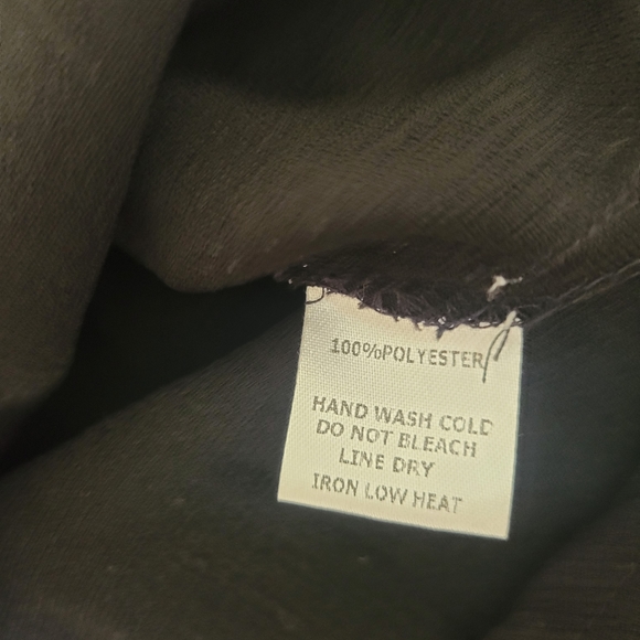 Eesome black boutique off the shoulder top - Picture 7 of 8